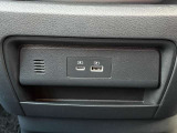 タイプCポート、UCBポート充電使えます。