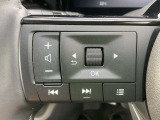 ステアリングスイッチです。手元でオーディオの操作ができます。