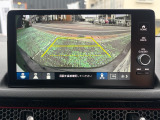 バック時目視しにくいクルマの周囲をカメラで映し出し、安全・安心駐車をサポート♪バックの苦手な方も後ろがハッキリ見えるので安心ですよ♪
