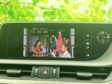 画面でテレビ番組を視聴でき、停車中の待ち時間も車内でゆったり過ごせます。映像表示に対応したモニターを備えており、休憩中などに画面を楽しみたい方にも便利な装備です。