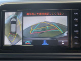 パノラミックビューモニター付きです。車両を上から見た様な映像を画面に表示。運転席からの目視だけでは見にくい、車両周辺の状況をリアルタイムでしっかり確認出来ます。