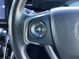 ステアリング左手側はオーディオ関連の操作スイッチです。視線を逸らすことなく運転に集中できます
