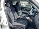 適度なホールド感と快適な座り心地の運転席シートまわり!