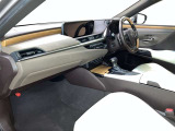 すっきりとしたデザインの内装は、さすがトヨタ車の上品さを感じます。
