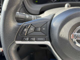 ステアリングスイッチ付き。前方から目を離すことなく操作することが可能です。