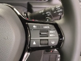 アダプティブクルーズコントロールは、高速道路などで設定した車速内で自動的に加減速の支援を行い、前走車との車間距離を維持しながら追従走行を支援する装置です。