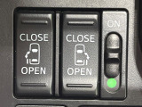 【両側パワースライドドア】スマートキーや運転席のスイッチで後席両側スライドドアの開閉が可能♪電動だから力を入れてドアを開ける必要が無く、小さなお子様でも簡単に開け閉めでき快適です♪