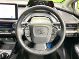 【純正革巻きステアリング】上質な革を使用することで、手にしっかり馴染みとても運転しやすいハンドルです♪