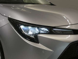 LEDヘッドライトです。デザイン性がよくとても明るいので、夜間の走行や悪天候でも安心です。しかも長寿命!