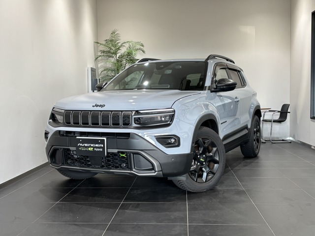 アベンジャー 4xe ハイブリッド アップランド 4WD