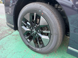 純正アルミホイール付いてます!車の軽量化に繋がることは勿論、見た目の印象が違いますよね♪