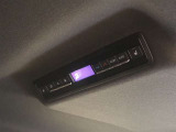 リヤエアコンスイッチ後席での操作ができます。