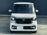 NBOXカスタムの精悍なフロントマスク(^^)/流れるウインカーも特徴的ですね。