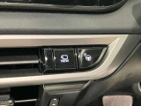 パーキングアシストが装備されているので車庫入れも楽々です