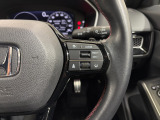 Hondaセンシングの機能のひとつ、アダプティブクルーズコントロール付!アクセルから足を離しても設定したスピードと前車との車間を保ち走行してくれます!車線維持もアシスト☆高速道路で疲労軽減ですね☆
