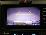 バックモニター装着車は後退時の強い味方です♪車庫入れや縦列駐車の際、後退操作の参考になるガイドラインをナビ画面に表示します。