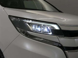 LEDヘッドライトです。デザイン性がよくとても明るいので、夜間の走行や悪天候でも安心です。しかも長寿命!