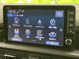 ナビやオーディオ、スマートフォン連携など、用途に応じたメニューを画面から選べます。項目が見やすくまとめられており、日常のお出かけや車内での音楽再生にも便利です。