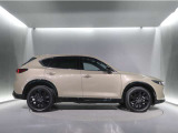 ボディーラインにこだわったマツダデザイン。どの角度から見ても美しいプロポーションを実現しています!