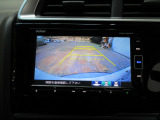 バックカメラの画像です。ガイドラインがスムースな車庫入れをサポートいたします!車庫入れの安心感がアップしますね☆