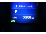 撮影時の走行距離は約5.8万kmです。安心のハイブリット保証付きです。