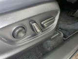 パワーシート搭載。微妙な調整が手軽にでき、ピッタリのポジションで運転することが可能です。