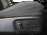 パワーシート搭載。微妙な調整が手軽にでき、ピッタリのポジションで運転することが可能です。