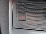 エアバッグ作動時や後突時、もしくは車内のSOSボタンを押した際に緊急通報オペレーターに連携し、救急・警察を手配します。更にオペレーターにも連携、お客様のご要望に応じてロードサービスの手配を行います。