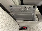 【コンソールボックス】ひじ掛けにもなるコンソールボックス☆多彩な収納がございます。