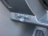 ビルトインタイプの【ETC】で見た目もスッキリ。高速道路の利用にとても便利です。