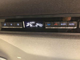 後席にもエアコンやクーラーのスイッチがあります。後席からでも操作できるので快適です。