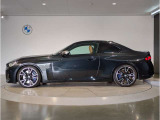 BMWではロングホイールベースの採用をしており、すべての車種に適用され、走行中の安定感の向上されております。また室内空間の広さにも貢献しております。