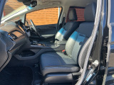 前席の画像です。是非運転席に座っていただき視界等をご確認ください。