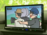 停車中にテレビ映像を視聴でき、待ち時間などを過ごす際にも便利です。画面上で番組内容を楽しめる装備を備え、車内でのひとときをより充実させてくれます。