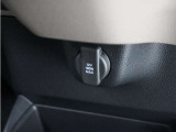 ◆12V電源ソケット◆スマートフォンの充電等にも便利な電源ソケット!使いやすい場所に装備されています。