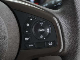 ◆アダプティブクルーズコントロール◆予め設定した車速内でクルマが自動的に加減速。前走車との適切な車間距離を維持しながら追従走行します。【LKAS】車線維持支援システムでステアリング操作を支援。