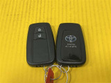 スマートキーはかばんやポケットに入れておけば、ドアのロックアンロックやエンジンの始動が出来ます!
