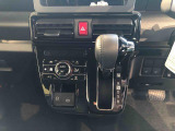 温度を設定すれば、自動で車内の温度管理をしてくれる優れものです♪ATミッションで運転楽々
