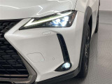LEDヘッドライトです。デザイン性がよくとても明るいので、夜間の走行や悪天候でも安心です。