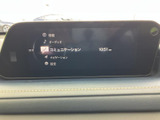 ナビゲーションやオーディオなどのメニューを画面で選べる構成です。必要な項目を確認しながら使い分けられ、日々の移動をサポートする便利な装備として活躍します。