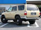 リアガラスのスライドもサーフの特徴です! サーフボードやスノーボードも後ろから出し入れできます!