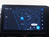 ディスプレイオーディオ(コネクティッドナビ対応)PLUS搭載。T-Connectご契約で2029年2月まで無償で利用できるナビ(期限到来後は有償)と、解約後も利用できる車載ナビが搭載されています。