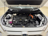 トヨタ中古車「まるごとクリーニング」施工済。エンジンルームを専用洗剤で洗浄!高圧&スチーム洗浄も行います。樹脂部分も艶出し剤でピカピカです☆☆