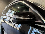 メルセデスの認定中古車「サーティファイドカー」には、最大100項目にも及ぶ点検・整備項目が設定されています>