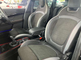 このお車はMINI NET浦和美園に展示中です!総在庫900台を当店でご案内可能です!ご来場、お問い合わせをスタッフ一同お待ちしております。