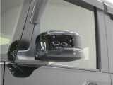 ◆ドアミラーウインカー◆ドアミラーにウインカーを装備しています。対向車に自身の進行方向を合図し安全に運転できます。