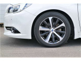 純正18インチアルミホイール、タイヤサイズ 225/50R18