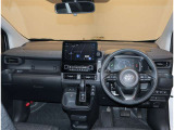 オシャレなインテリアで運転する気分も盛り上がりますよね^^