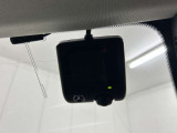 リバース連動型のバックカメラは、精度が良く、バックや縦列駐車もストレスなく止められます。カメラの性能も日々進化しており画質には私たちも驚かされます。ぜひ実車でのご確認をお願い致します!