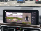 リアビューカメラ、トップビュー+サイドビューカメラ名前の通り車体後方を映し出すカメラと、車両周辺を真上から見た画像を合成して表示するカメラです。もちろんサイドビューカメラも付属します。